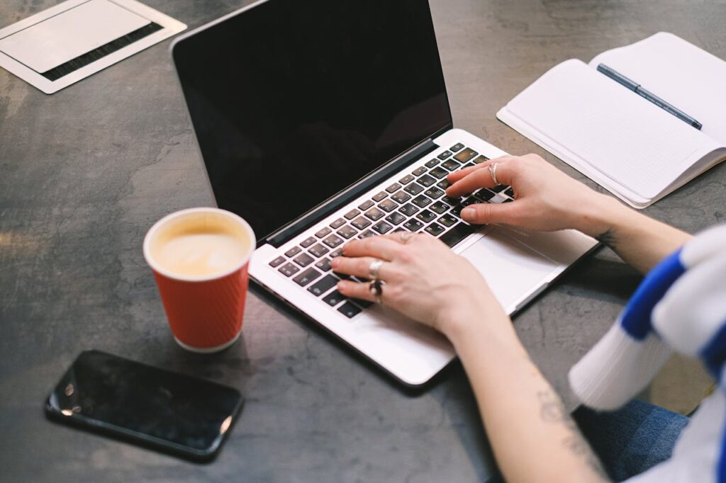 Formatowanie i korekta: Jak dopracować swoją pracę licencjacką?
